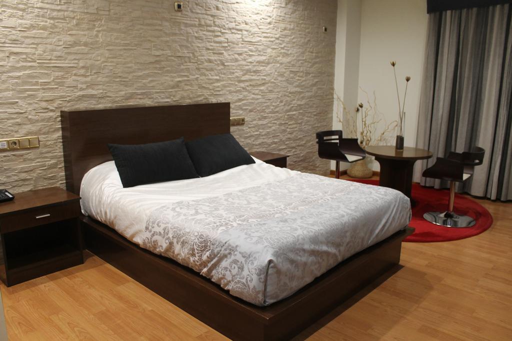 Hotel El Castillo Ponferrada Ngoại thất bức ảnh